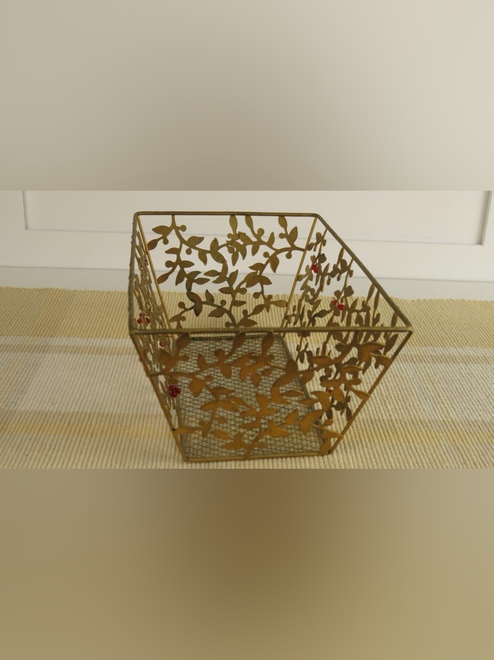 Gold Basket - Picture 3 of 6